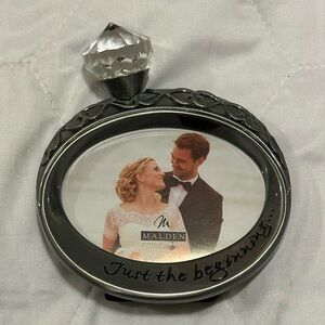 Malden Diamond Ring Picture Frame